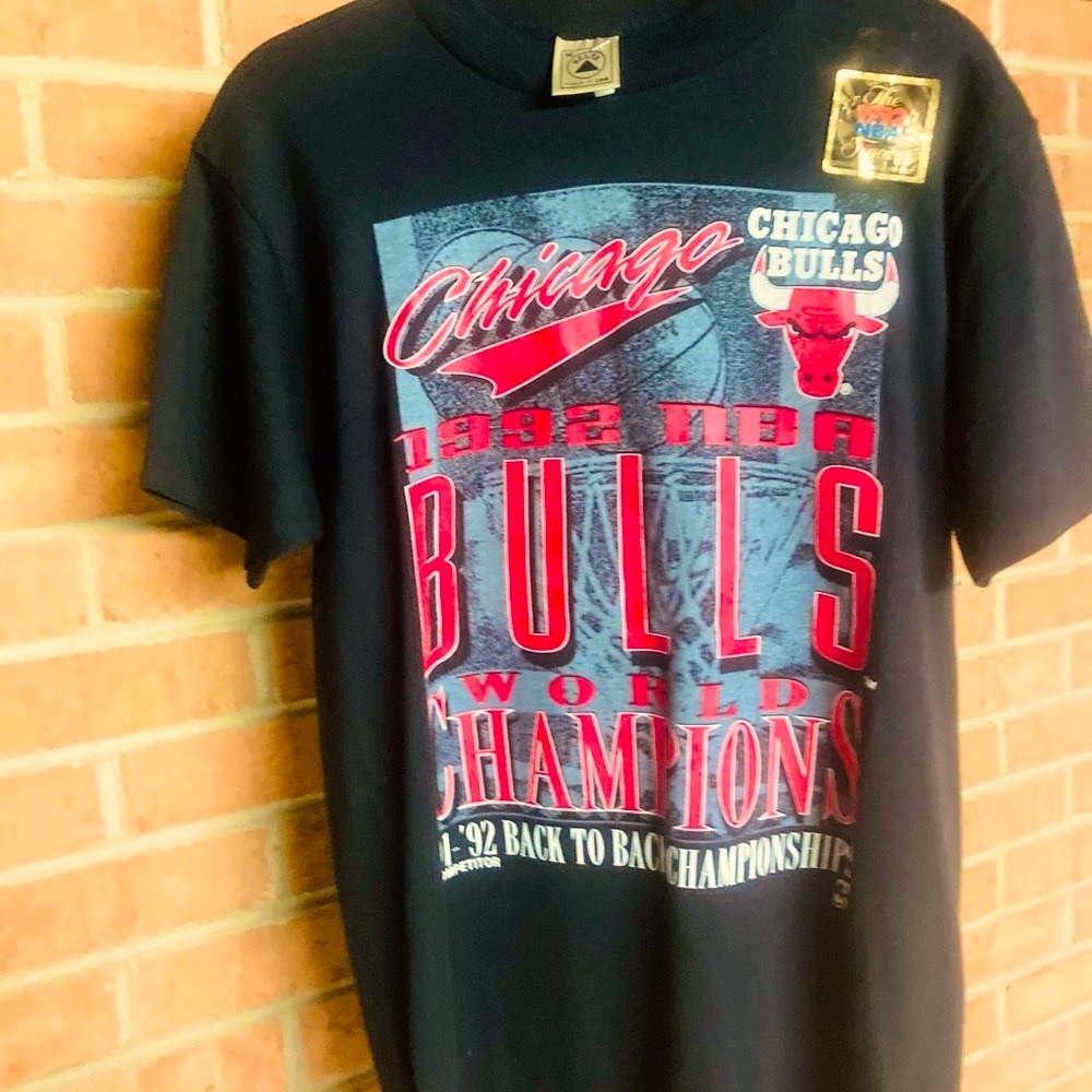 Vintage 1992 NBA Licensed Chicago Bulls World Championship T-shirt (Back 2 Back)